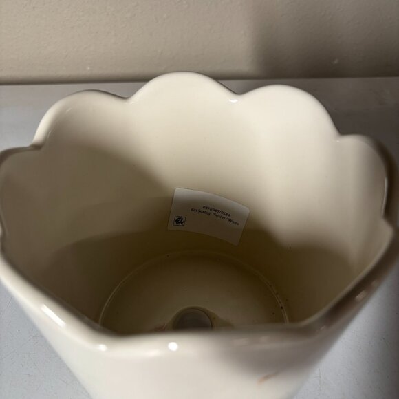 Mainstays Scallop Ceramic Planter White Pot – 6 Inch - Picture 3 of 6